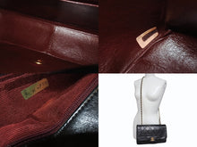 Load image into Gallery viewer, CHANEL シャネル マトラッセ25 ダイアナ Sフラップ Sチェーンショルダーバッグ 7番台 ココマーク ラムスキン ブラック 美品 中古 4b005549