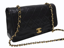 Load image into Gallery viewer, CHANEL シャネル マトラッセ25 ダイアナ Sフラップ Sチェーンショルダーバッグ 7番台 ココマーク ラムスキン ブラック 美品 中古 4b005549