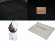 Load image into Gallery viewer, LOUIS VUITTON ルイヴィトン ボディバッグ M43644 バムバッグ ブラウン モノグラムキャンバス 美品 中古 4b005561