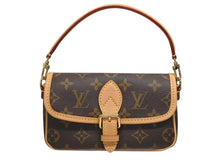 Load image into Gallery viewer, 極美品 LOUIS VUITTON ルイヴィトン ナノディアンヌ 2WAY ショルダーバッグ ハンドバッグ モノグラム M83298 モノグラム ブラウン 中古 4b005600