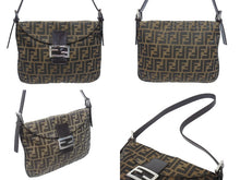 Load image into Gallery viewer, 極美品 FENDI フェンディ マンマバケット ワンショルダーバッグ ズッカ柄 キャンバス レザー ブラウン シルバー金具 美品 中古 4b005602