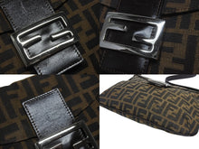 Load image into Gallery viewer, 極美品 FENDI フェンディ マンマバケット ワンショルダーバッグ ズッカ柄 キャンバス レザー ブラウン シルバー金具 美品 中古 4b005602