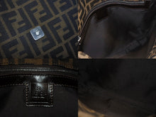 Load image into Gallery viewer, 極美品 FENDI フェンディ マンマバケット ワンショルダーバッグ ズッカ柄 キャンバス レザー ブラウン シルバー金具 美品 中古 4b005602