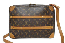 Load image into Gallery viewer, LOUIS VUITTON ルイヴィトン モノグラム ショルダーバッグ レガシー ソフトトランク メッセンジャーPM M68494 ブラウン 美品 中古 4b005625