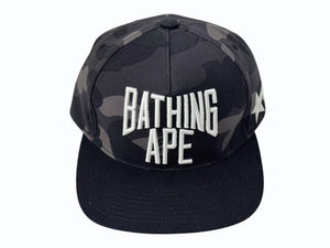 新品未使用 A BATHING APE アベイシングエイプ RSVP 2015年 コラボ BAPE キャップ 帽子 カモ柄 ホワイト ブラック 中古 4b005638