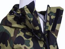 Load image into Gallery viewer, 極美品 A BATHING APE アベイシングエイプ マウンテンパーカー 1st 001HJA801009X ナイロン ゴアテックス カモ柄 サイズL 中古 4b005643