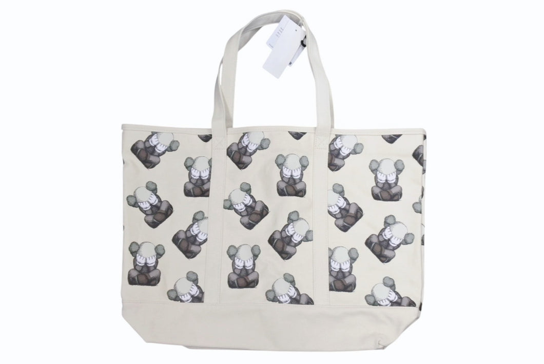 未使用 UNIQLO KAWS ユニクロ カウズ KAWS TOKYO FIRST トートバッグ キャンバス オフホワイト 総柄 中古 4b005653 