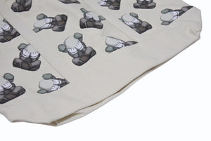 未使用 UNIQLO KAWS ユニクロ カウズ KAWS TOKYO FIRST トートバッグ キャンバス オフホワイト 総柄 中古 4b005653 