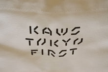 画像をギャラリービューアに読み込む, 未使用 UNIQLO KAWS ユニクロ カウズ KAWS TOKYO FIRST トートバッグ キャンバス オフホワイト 総柄 中古 4b005653 