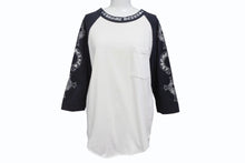Load image into Gallery viewer, CHROME HEARTS クロムハーツ ラグラン 七分袖Tシャツ サイズM ホワイト ブラック ネックロゴ オールドクロス ホースシュー 良品 中古 4b005660