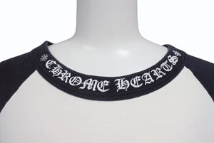 CHROME HEARTS クロムハーツ ラグラン 七分袖Tシャツ サイズM ホワイト ブラック ネックロゴ オールドクロス ホースシュー 良品 中古 4b005660