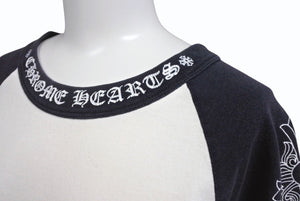 CHROME HEARTS クロムハーツ ラグラン 七分袖Tシャツ サイズM ホワイト ブラック ネックロゴ オールドクロス ホースシュー 良品 中古 4b005660