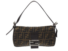 Load image into Gallery viewer, 極美品 FENDI フェンディ マンマバケット ワンショルダーバッグ 26424 ズッカ柄 キャンバス レザー ブラウン シルバー金具 中古 4b005677
