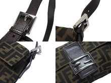 Load image into Gallery viewer, 極美品 FENDI フェンディ マンマバケット ワンショルダーバッグ 26424 ズッカ柄 キャンバス レザー ブラウン シルバー金具 中古 4b005677