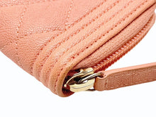 Load image into Gallery viewer, CHANEL シャネル BOY CHANEL ボーイシャネル コインケース A80602 27番台 ココマーク キャビアスキン サーモンピンク 美品 中古 4b005719
