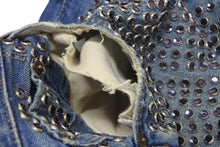 Load image into Gallery viewer, GOLDEN GOOSE x LEVI&#39;S ゴールデングース リーバイス リメイク スタッズカスタム デニムショーツ ブルー サイズ34 美品 中古 4b005734