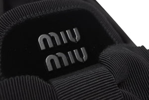 極美品 MIUMIU ミュウミュウ 24FW フラットパンプス 5S088E サイズ37 ベルベット レザーラバー ブラック ロゴプレート 中古 4b005735 