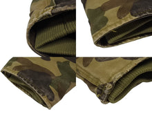 Load image into Gallery viewer, A BATHING APE アベイシングエイプ × CARHARTT カーハート アクティブジャケット ACE-04701 サイズS 06AW カモフラ柄 美品 中古 4b005758
