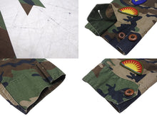 Load image into Gallery viewer, OFF WHITE オフホワイト Sahariana Jacket カモ柄 デニムジャケット デニムシャツ ワッペン 刺繍 迷彩 サイズS 美品 中古 4b005789
