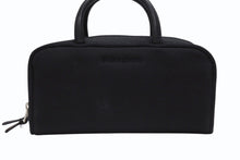Load image into Gallery viewer, 極美品 BURBERRY バーバリー ロゴ 化粧ポーチ ミニハンドバッグ コットン レザー ブラック シルバー金具 中古 4b005795