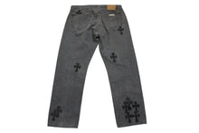 Load image into Gallery viewer, 新品未使用 CHROME HEARTS クロムハーツ セメタリー クロスパッチ デニム パンツ リーバイス LEVI`S 501 オーダー サイズ36 ブラック 中古 4b005822