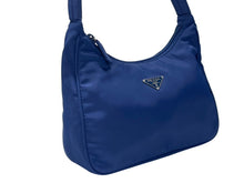 Load image into Gallery viewer, 極美品 PRADA プラダ ホーボー ハンドバッグ トライアングルロゴ 三角プレートロゴ ブルー ナイロン シルバー金具 イタリア製 中古 4b005840