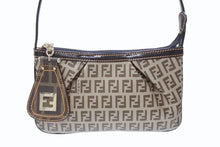 Load image into Gallery viewer, 極美品 FENDI フェンディ ズッキーノ柄 ワンショルダーバッグ 8BR566 ハンドバッグ ベージュ ブラウン キャンバス レザー ゴールド金具 中古 4b005868