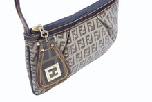 Load image into Gallery viewer, 極美品 FENDI フェンディ ズッキーノ柄 ワンショルダーバッグ 8BR566 ハンドバッグ ベージュ ブラウン キャンバス レザー ゴールド金具 中古 4b005868
