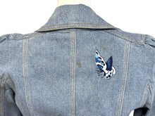 Load image into Gallery viewer, CHRISTIAN DIOR BOUTIQUE クリスチャンディオール フローラル バタフライ 刺繍 ジャケット 5A12022240 デニム ブルー サイズ36 美品 中古 4b005872