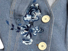 Load image into Gallery viewer, CHRISTIAN DIOR BOUTIQUE クリスチャンディオール フローラル バタフライ 刺繍 ジャケット 5A12022240 デニム ブルー サイズ36 美品 中古 4b005872