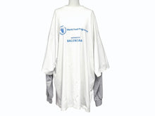 Load image into Gallery viewer, 極美品 BALENCIAGA バレンシアガ Food Holiday Two Piece Long Sleeved Shirt プリントロゴレイヤード長袖Tシャツ 698089 TMVL2 ホワイト サイズ3 中古 4b005873