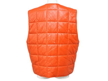 Load image into Gallery viewer, 極美品 BOTTEGA VENETA ボッテガヴェネタ レザーキルティングベスト 712269 ジープスキン ポリエステル レッド YZERR私物 サイズM 4b005886 中古