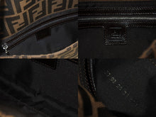 Load image into Gallery viewer, 極美品 FENDI フェンディ マンマバケット ワンショルダーバッグ 26424 ズッカ柄 キャンバス レザー ブラウン シルバー金具 中古 4b005921