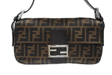 Load image into Gallery viewer, 極美品 FENDI フェンディ マンマバケット ワンショルダーバッグ 26424 ズッカ柄 キャンバス レザー ブラウン シルバー金具 中古 4b005921