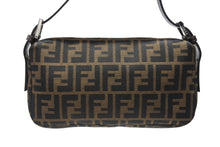 Load image into Gallery viewer, 極美品 FENDI フェンディ マンマバケット ワンショルダーバッグ 26424 ズッカ柄 キャンバス レザー ブラウン シルバー金具 中古 4b005921