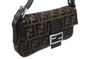 極美品 FENDI フェンディ マンマバケット ワンショルダーバッグ 26424 ズッカ柄 キャンバス レザー ブラウン シルバー金具 中古 4b005921