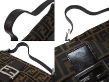 Load image into Gallery viewer, 極美品 FENDI フェンディ マンマバケット ワンショルダーバッグ 26424 ズッカ柄 キャンバス レザー ブラウン シルバー金具 中古 4b005921