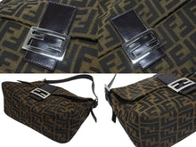Load image into Gallery viewer, FENDI フェンディ マンマバケット ショルダーバッグ ズッカ柄 コットンキャンバス レザー ブラウン シルバー金具 美品 中古 4b005923