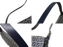 Load image into Gallery viewer, 極美品 FENDI フェンディ ズッキーノ柄 マンマバケット ワンショルダーバッグ 26424 ネイビー シルバー シルバー金具 中古 4b005928