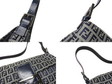 Load image into Gallery viewer, 極美品 FENDI フェンディ ズッキーノ柄 マンマバケット ワンショルダーバッグ 26424 ネイビー シルバー シルバー金具 中古 4b005928