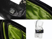 Load image into Gallery viewer, FENDI フェンディ マンマバケット型 ショルダーバッグ FF金具 レザー ブラック シルバー金具 美品 中古 4b005935