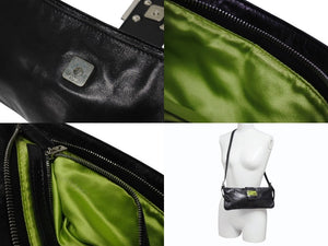 FENDI フェンディ マンマバケット型 ショルダーバッグ FF金具 レザー ブラック シルバー金具 美品 中古 4b005935