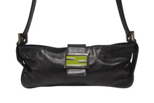 Load image into Gallery viewer, FENDI フェンディ マンマバケット型 ショルダーバッグ FF金具 レザー ブラック シルバー金具 美品 中古 4b005935