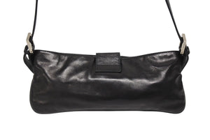 FENDI フェンディ マンマバケット型 ショルダーバッグ FF金具 レザー ブラック シルバー金具 美品 中古 4b005935