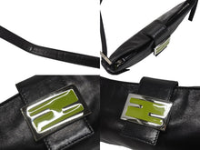 Load image into Gallery viewer, FENDI フェンディ マンマバケット型 ショルダーバッグ FF金具 レザー ブラック シルバー金具 美品 中古 4b005935