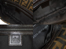 Load image into Gallery viewer, FENDI フェンディ マンマバケット ワンショルダーバッグ 26424 ズッカ柄 キャンバス レザー ブラウン シルバー金具 美品 中古 4b005938