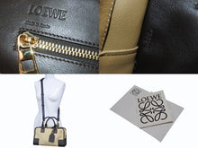 Load image into Gallery viewer, LOEWE ロエベ アナグラム ハンドバッグ ショルダーバッグ 2WAY アマソナ28 スウェード レザー ブラウン ベージュ 美品 中古 4b005941