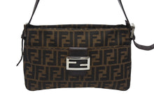 Load image into Gallery viewer, 極美品 FENDI フェンディ ズッカ柄 ワンショルダーバッグ ジャガードキャンバス レザー ブラウン ベージュ ブラック シルバー金具 中古 4b005964