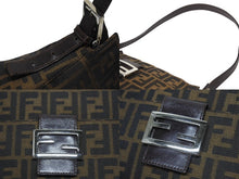Load image into Gallery viewer, 極美品 FENDI フェンディ ズッカ柄 ワンショルダーバッグ ジャガードキャンバス レザー ブラウン ベージュ ブラック シルバー金具 中古 4b005964