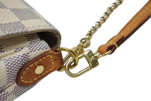 Load image into Gallery viewer, LOUIS VUITTON ルイヴィトン フェイボリットPM ショルダーバッグ N41277 ダミエ アズール PVC レザー ホワイト グレー 美品 中古 4b005976